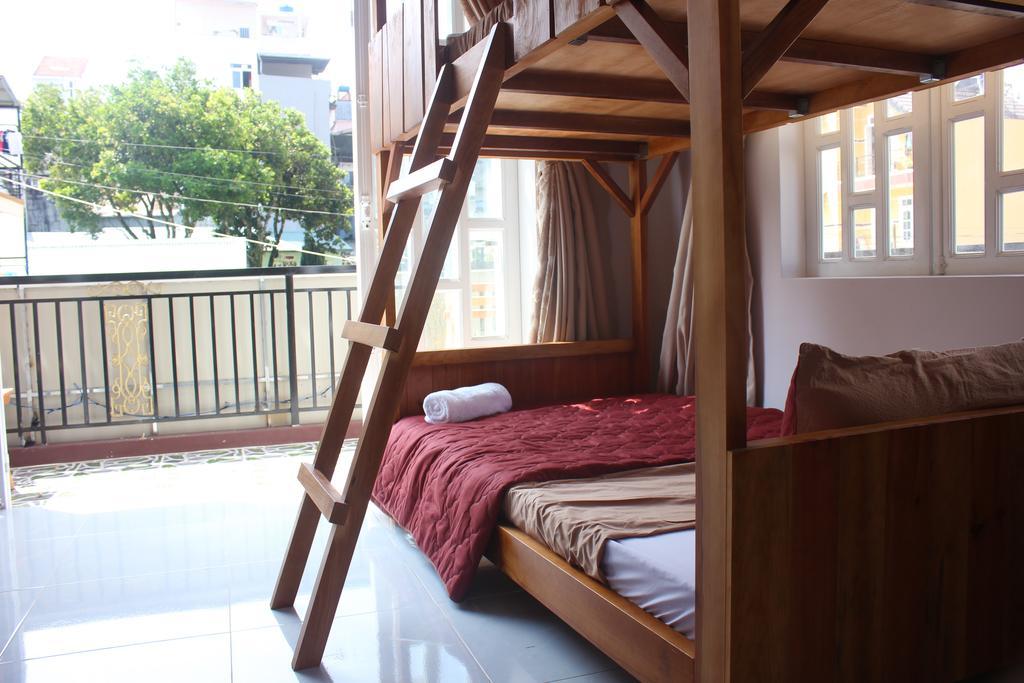 Tree House Hostel Da Lat Esterno foto